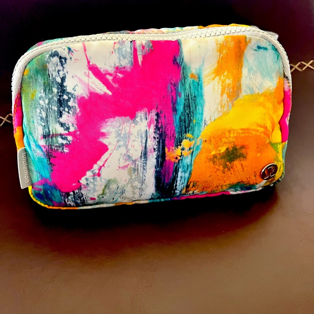 Lululemon Crossbody Belt Bag Fanny Bag Original Size Multicolor!